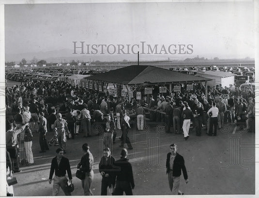 1940 Press Photo Union leaders at Vultee Aircraft Corp in Downey, Calif. strike - Historic Images