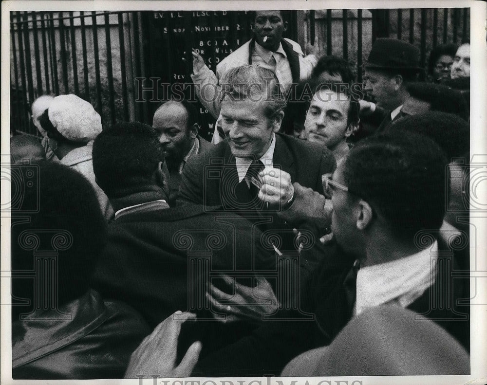 1969 Press Photo NY Mayor Lindsay visits Harlem Baptist church - Historic Images