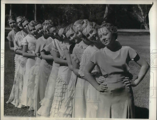 1933 Press Photo 'Beauty Brigade" in Tournament of Roses in Pasadena - nea35814 - Historic Images