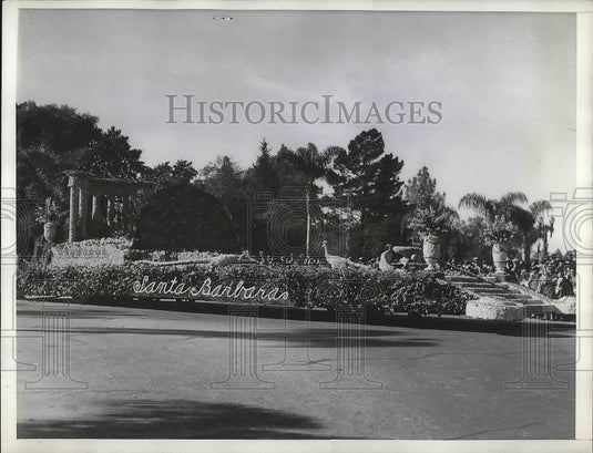 1935 Santa Barbara's Float in Tournament of Roses in Pasadena - Historic Images