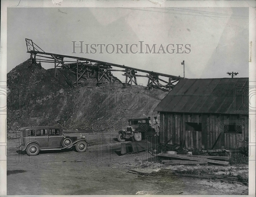 1935 Scene of Indiana Mine War.  - Historic Images