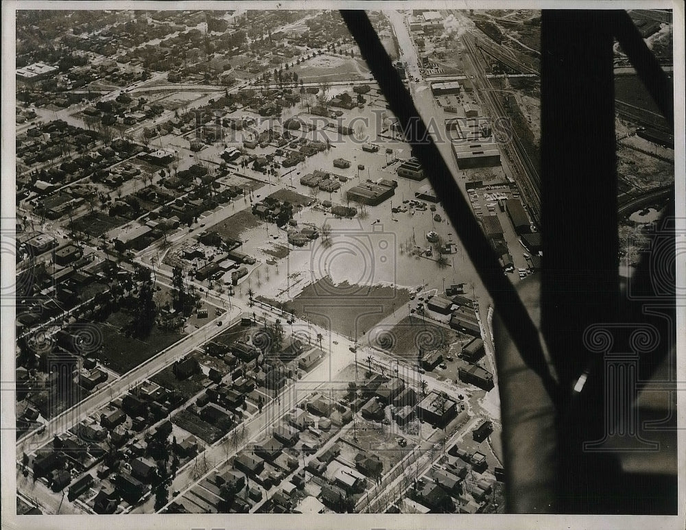 1938 Press Photo Area view of the Fresno California Flooded Area. - nea35975 - Historic Images