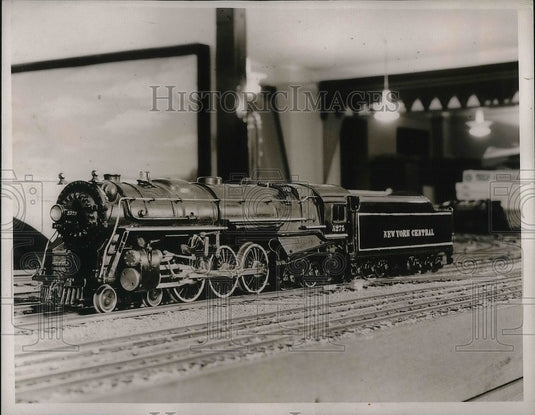 1938 Press Photo Scale model of NY Central type of locomotive - Historic Images