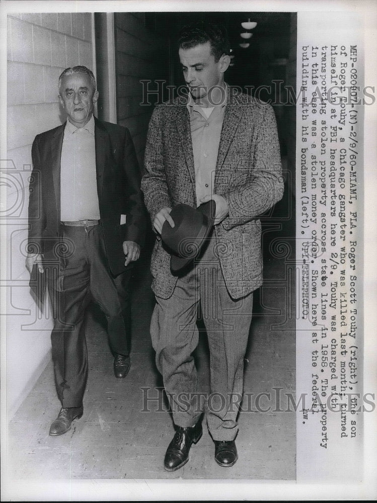 1960 Press Photo Roger Scott Touhy Son of Gangster at FBI HQ - nea36201 - Historic Images