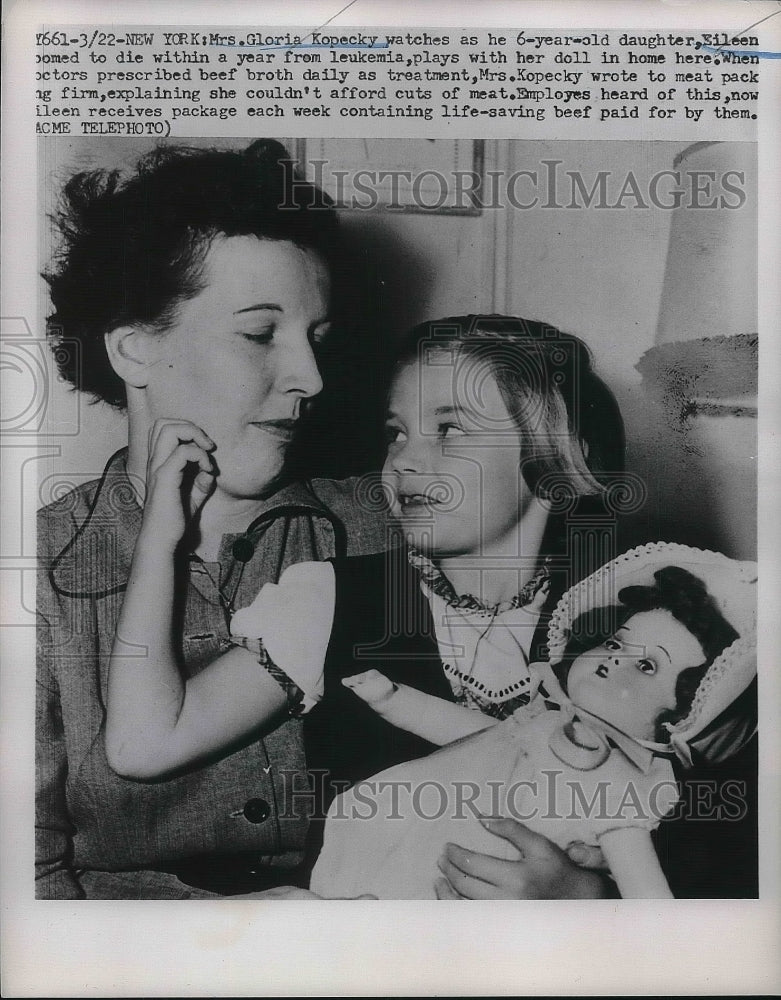 1951 Press Photo Gloria Kopecky With Daughter Diagnosed With Leukemia - Historic Images