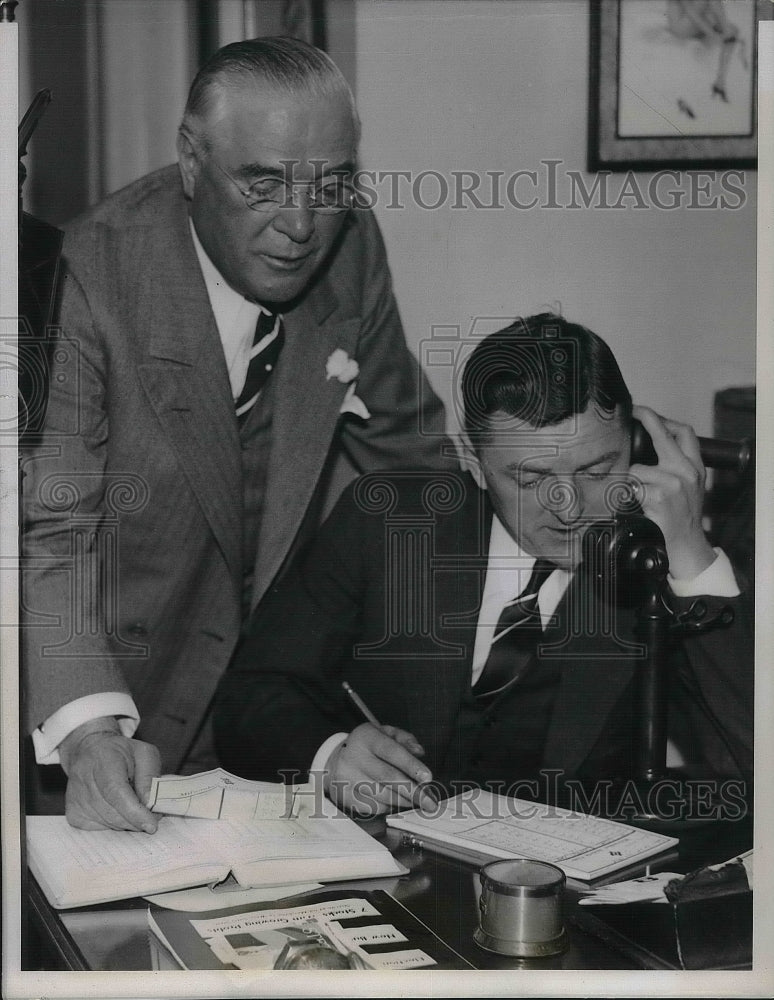 1938 Press Photo Julius Heil (Gov. Candidate of Wisconsin) and his campaign - Historic Images