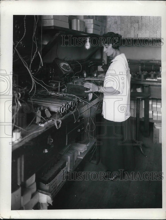1943 Mrs. Dilbert Ausmus - Historic Images