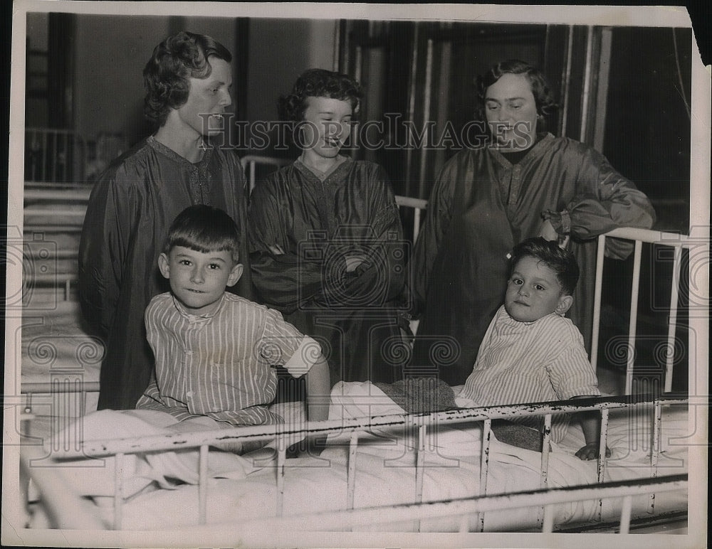 1937 Press Photo Mrs Lee Mallory, Martha Hall, Jane Runyon &amp; children - Historic Images