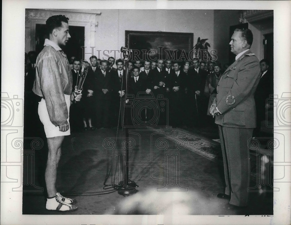 1952 Press Photo Marshal Tito Receives 60th Birthday Greetings - nea36518 - Historic Images