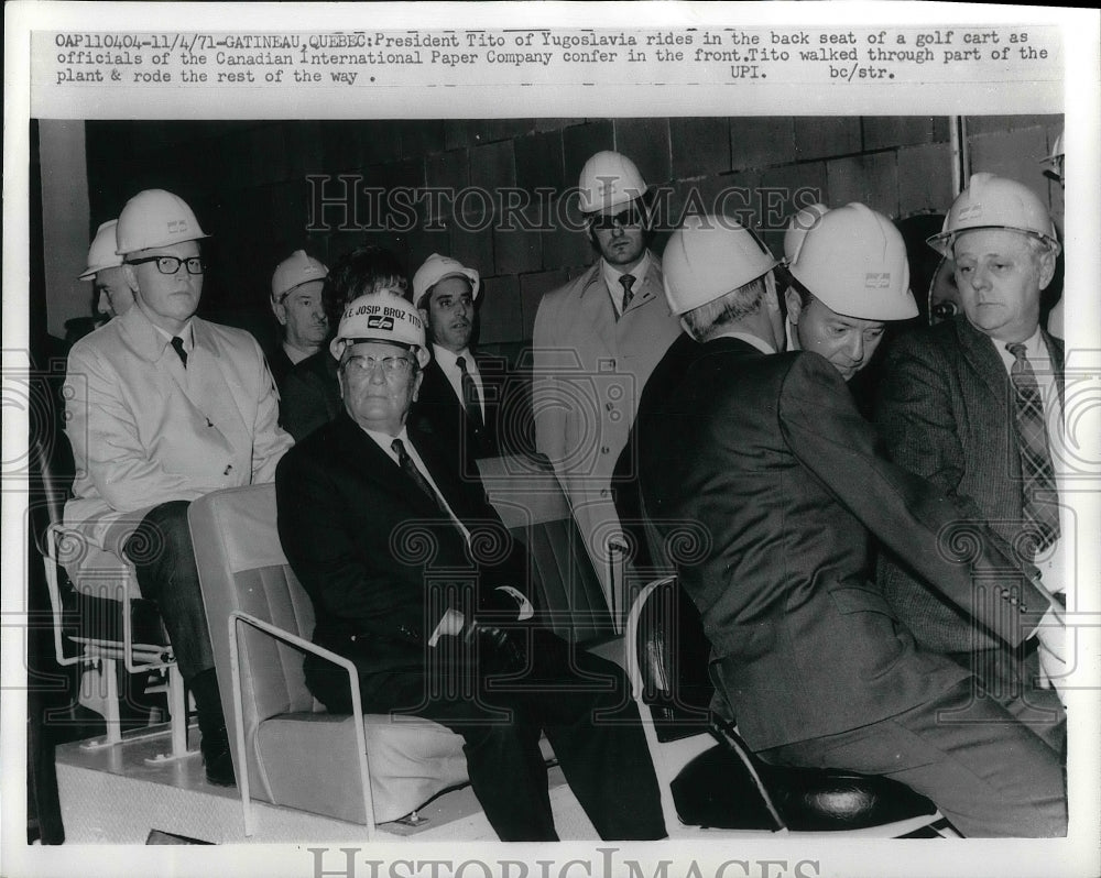 1971 Press Photo President Tito of Yugoslavia in Golf Cart - nea36520-Historic Images