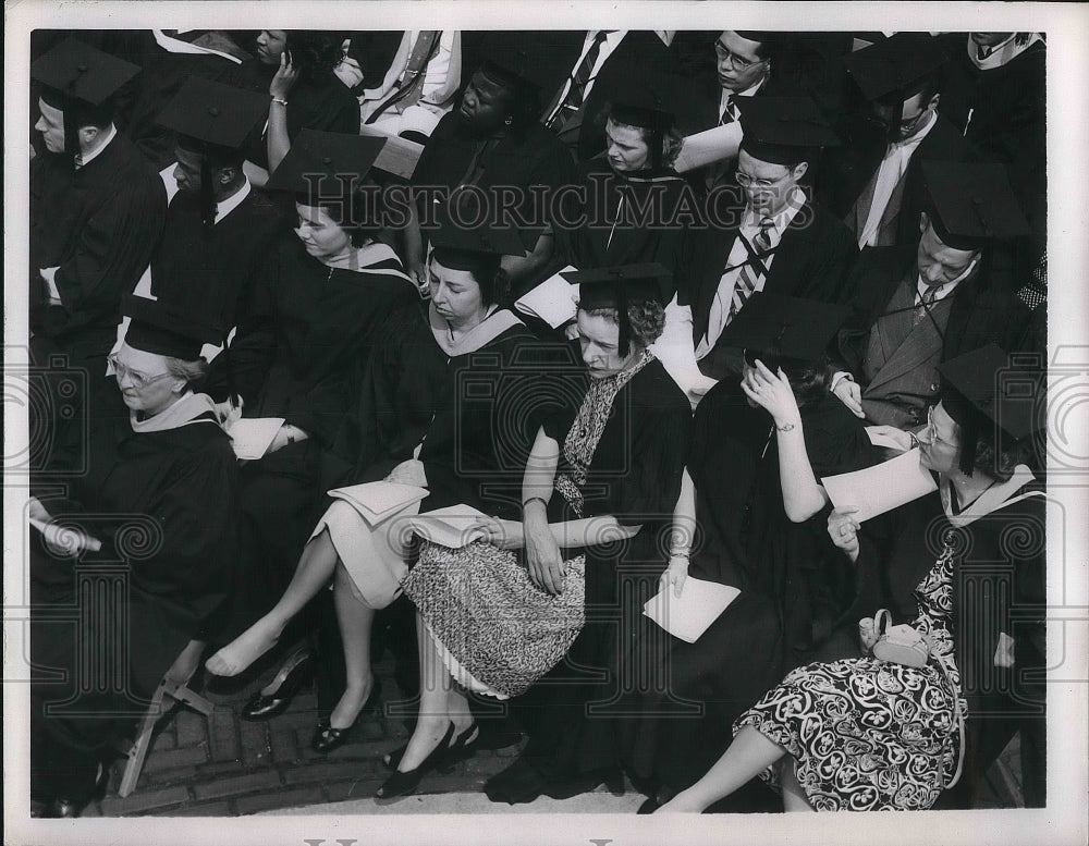 1952 Press Photo Graduating Members of Columbia Relax After Commencement - Historic Images