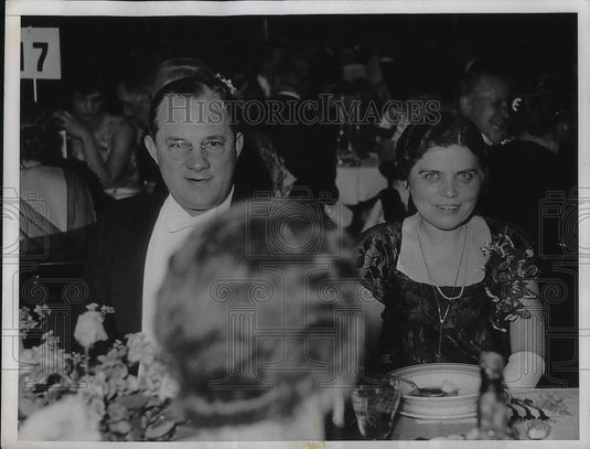 1934 Press Photo Carl Hallauer & Mrs Frank Lovejoy Attend Genesee Society Dinner - Historic Images