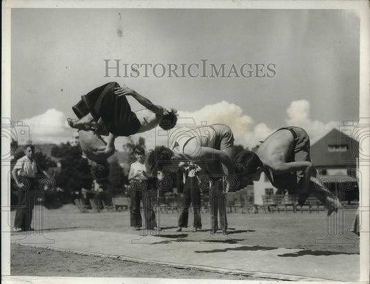 1931 Press Photo tumblers James Roberts, Henry Thompson, George Kotanian in LA - Historic Images