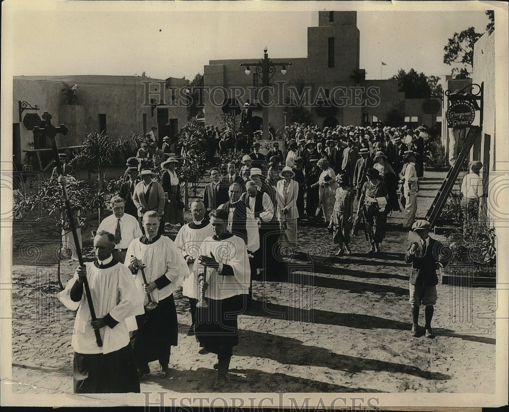 1923 Press Photo Procession Leaves Edifice After Ceremony Dedicating Church - Historic Images