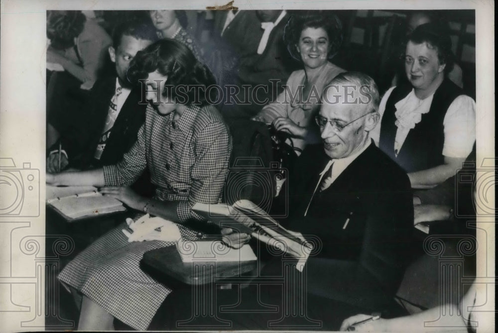 1947 Harlow Kirkpatrick, pres. of Pittsburgh Board of Education - Historic Images