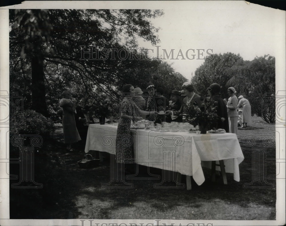 1932 Press Photo Mrs. Robert Lehman, Garden Party by Mr., Mrs. William R. Coe - Historic Images