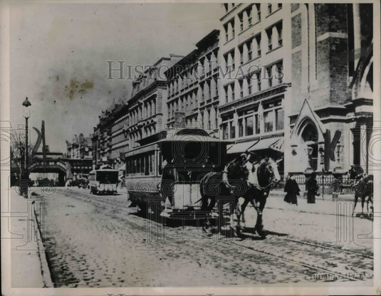 1950 Press Photo Horse Drawn Trolley at Manhattan Island - nea36858 - Historic Images