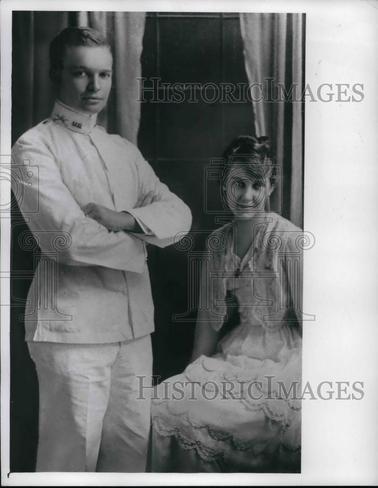 Dwight D.Eisenhower, 34th Pres. of U.S.A and wife Mamie Eisenhower. - Historic Images