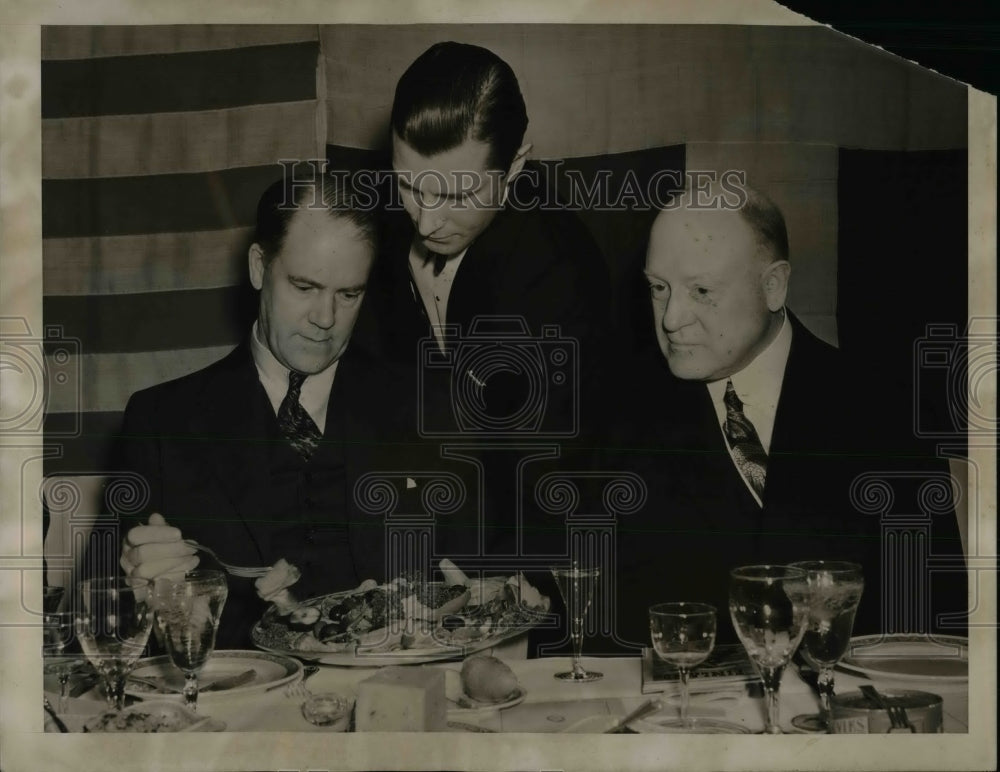 1940 Press Photo Swedish Consulate Gen. Kastengran &amp; Minister John Morehead.-Historic Images