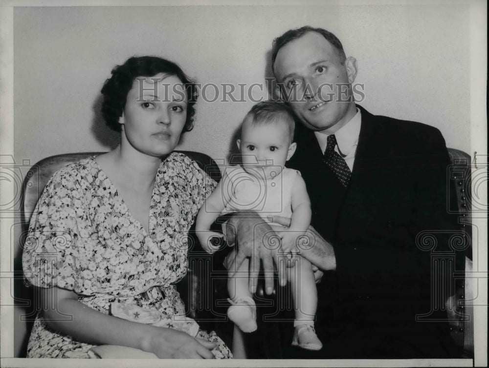 1931 Press Photo Mrs Anna Thrasher Hauser &amp; Carl Hauser Child Edgar - nea37249-Historic Images