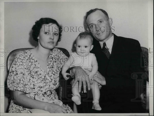 1931 Press Photo Mrs Anna Thrasher Hauser & Carl Hauser Child Edgar - nea37249-Historic Images