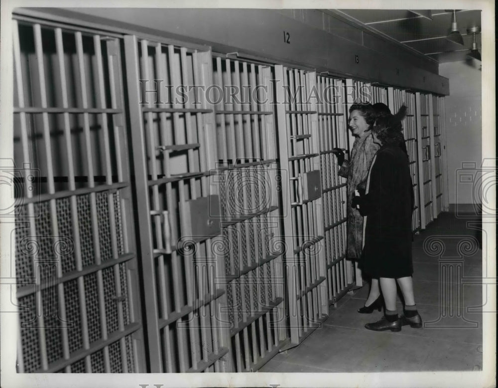 1940 New 18th Precinct jail opens in NYC  - Historic Images