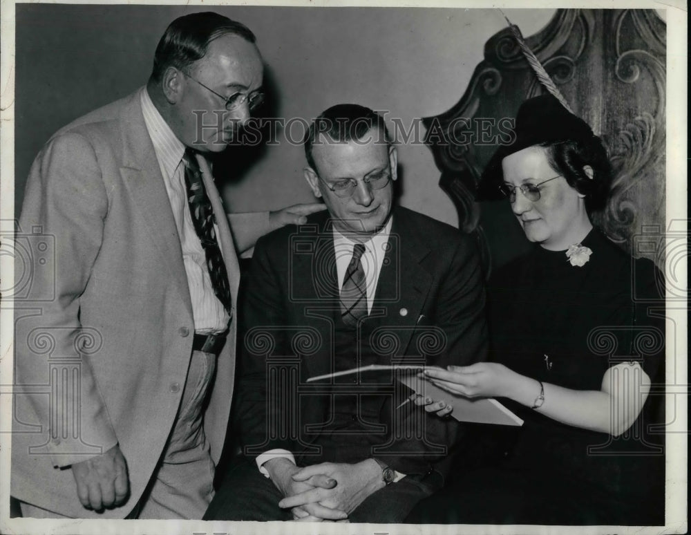 1938 DH Holloway,DeWitt Emory &amp; Margaret Robson, Small Businesses - Historic Images