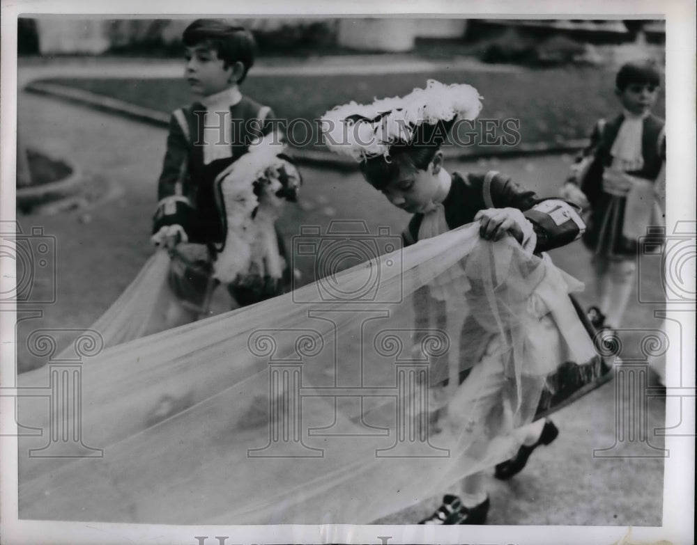 1951 Pages at wedding of Marquess of Blandford & Susan Hornby - Historic Images
