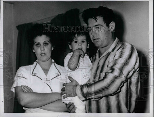 1951 Mr. and Mrs. Edward Elliott Parents ofo Yvonne dead child - Historic Images