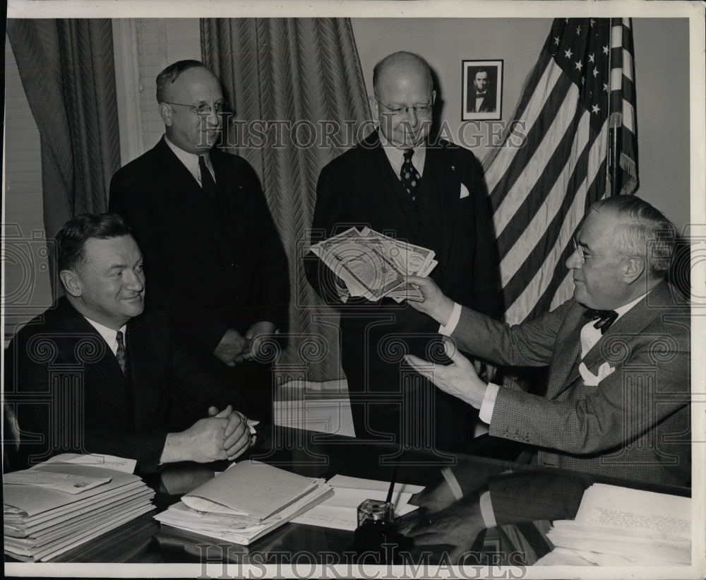 1942 Wisconsin Gov. Julius P. Neil Hands War Bonds to State Salvage - Historic Images