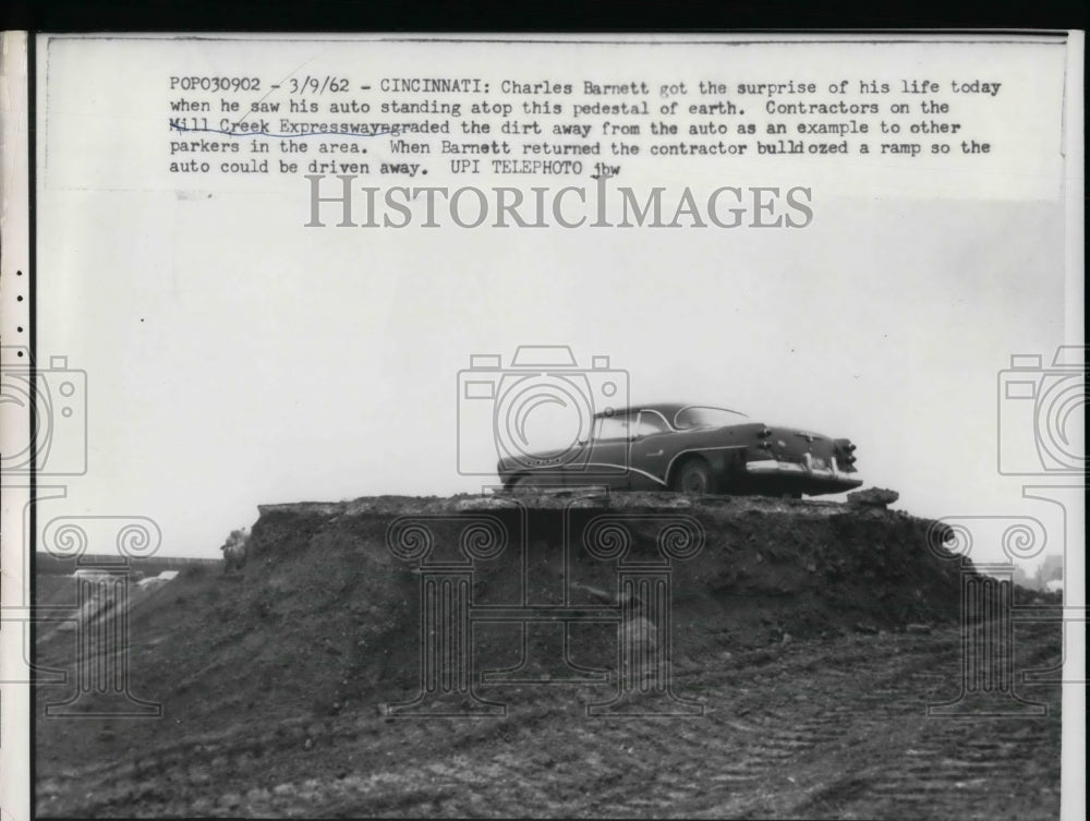 1962 Car Stranded On Mound Of Dirt By Contractors Of Expressway - Historic Images