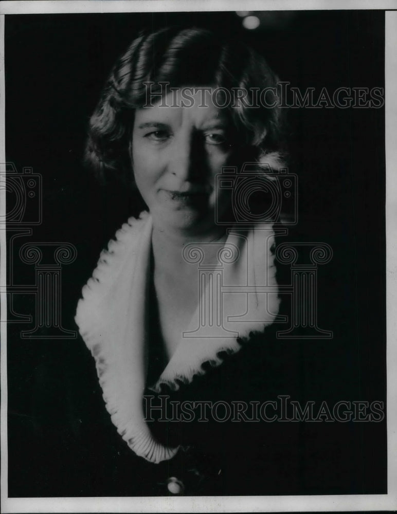 1933 Press Photo Woman in Black Dress with White Colar,Mrs. Alex Winter - Historic Images