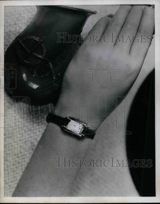 1952 Swiss Watch, Yellow Gold  - Historic Images