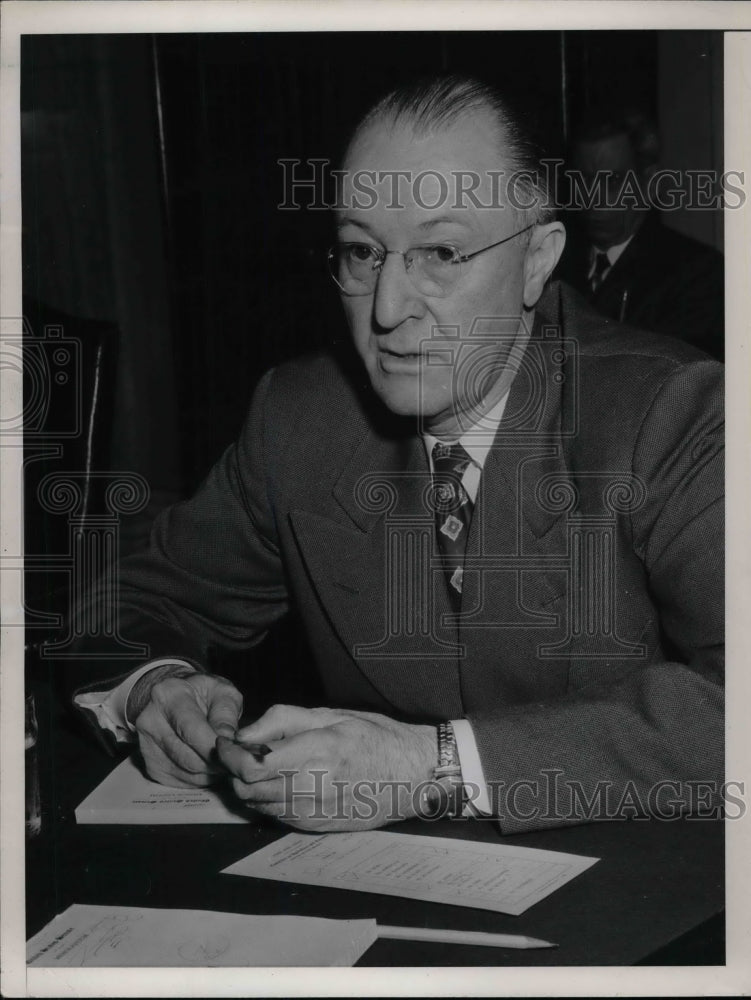 1952 Press Photo Fred Entermille, Deputy Director of the Commodity Credit Corp - Historic Images