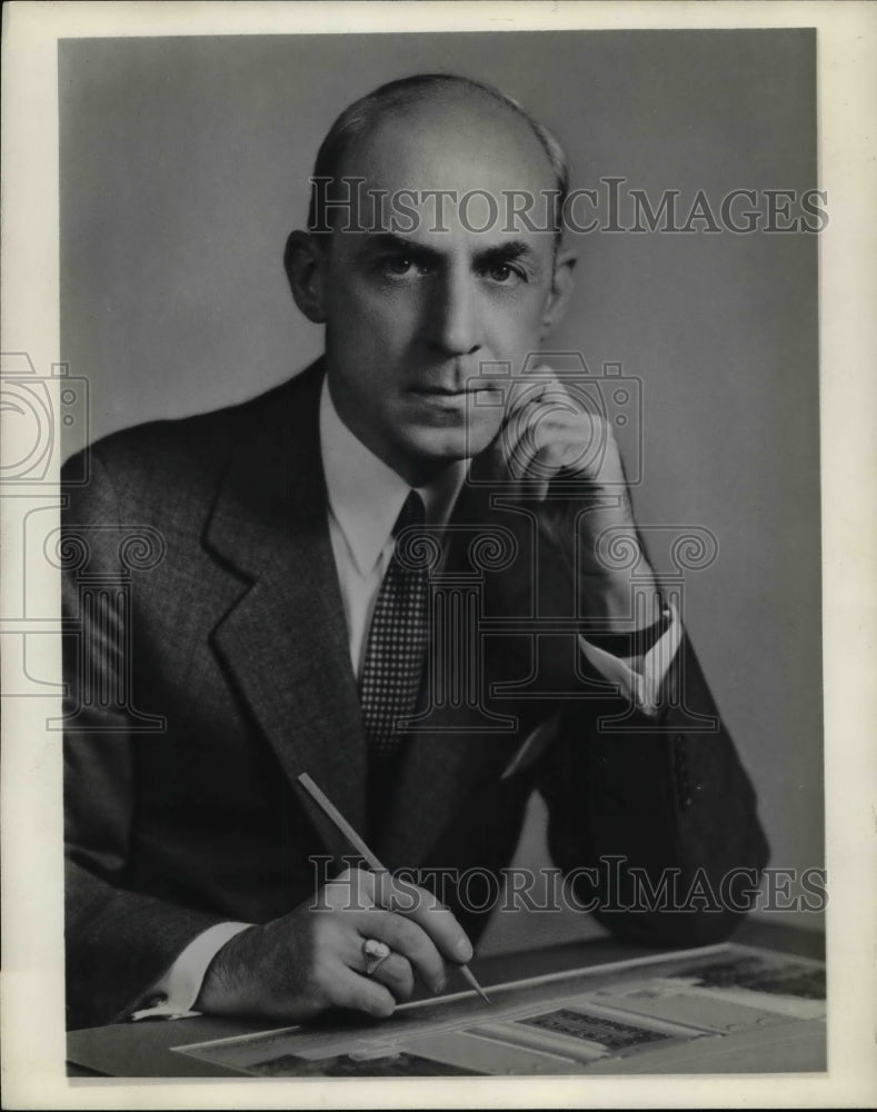 1937 Press Photo Roy A. Elwell of New York Winner Cemetery Monument Design - Historic Images