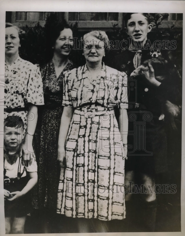 1939 Mrs Ethel Russell Age 62 Rescued From Ship that was Torpedoed - Historic Images
