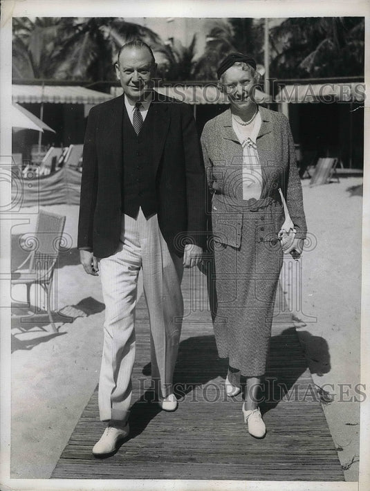 1938 Press Photo Mr & Mrs Francis R. Engel of NY in Miami Beach, Fla. - Historic Images