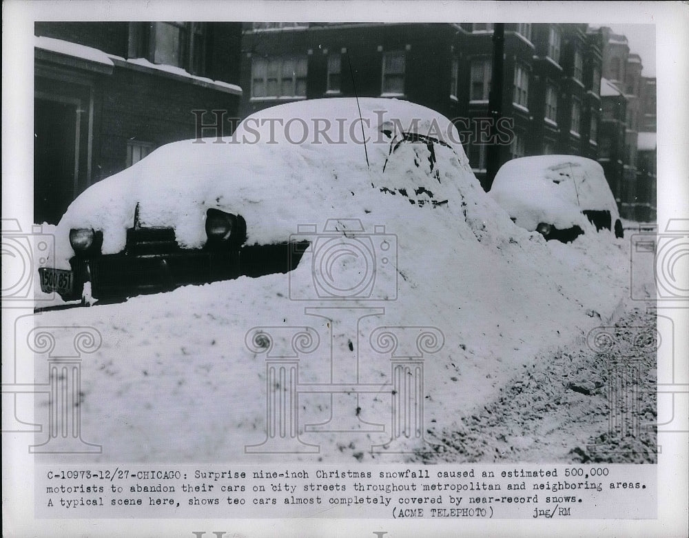 1950 Cars covered with snow during snow storm in Chicago. - Historic Images