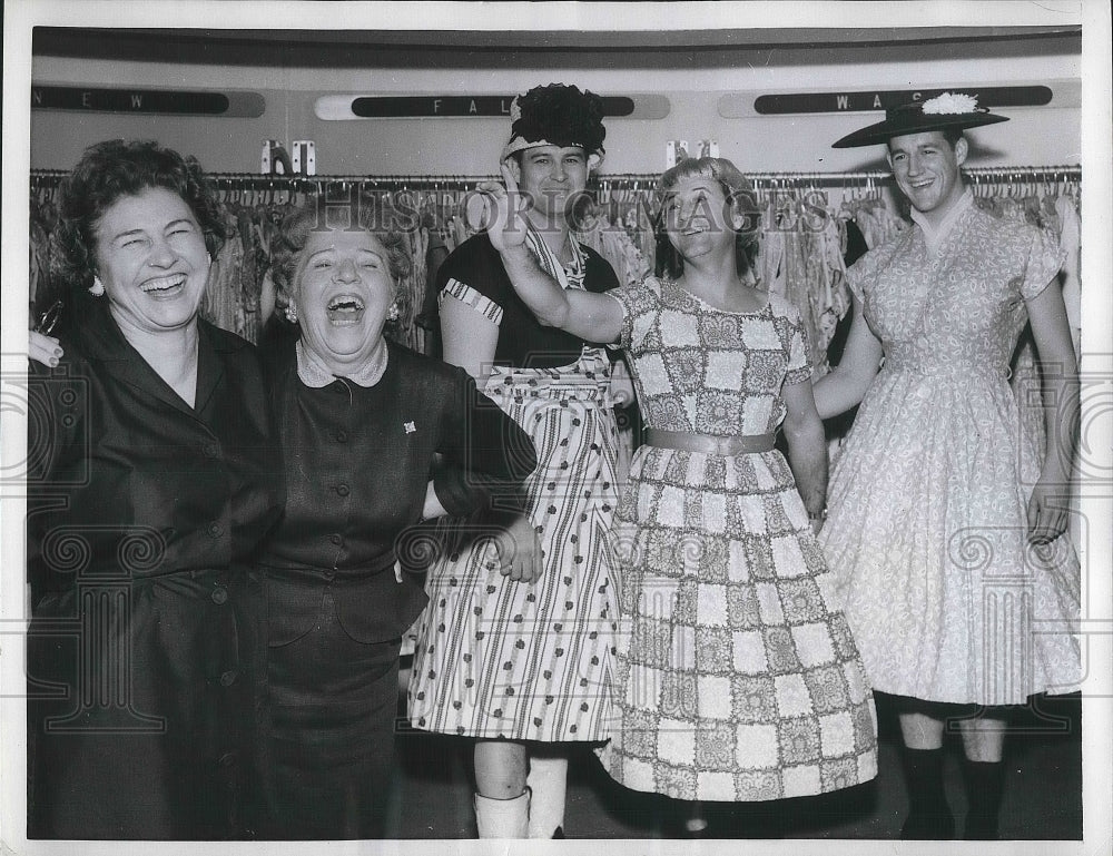 1960 Press Photo Lorene Laurent, Georgia Weaver Laugh at Salesmen in Dresses - Historic Images