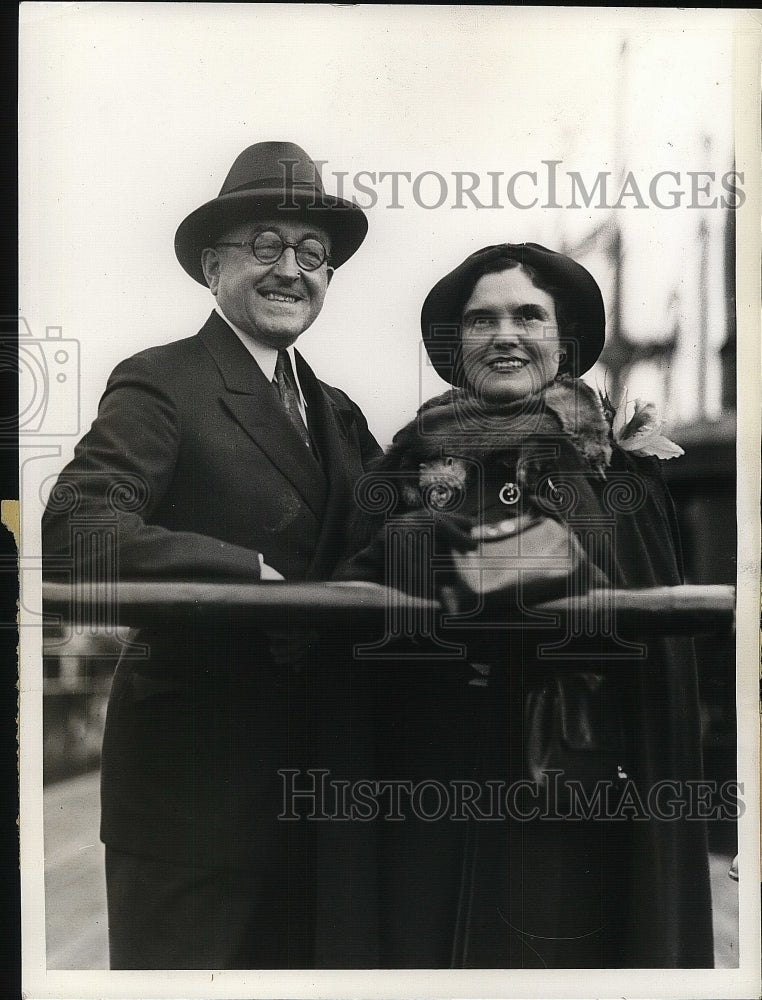 1934 Mr. &amp; Mrs. Andrew Strong White of NY on SS Washington - Historic Images