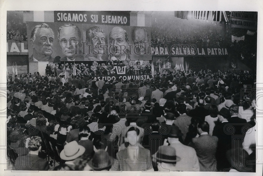1945 Press Photo Communist Party Rally In Buenos Aires&#39; Luna Park Of Argentina - Historic Images