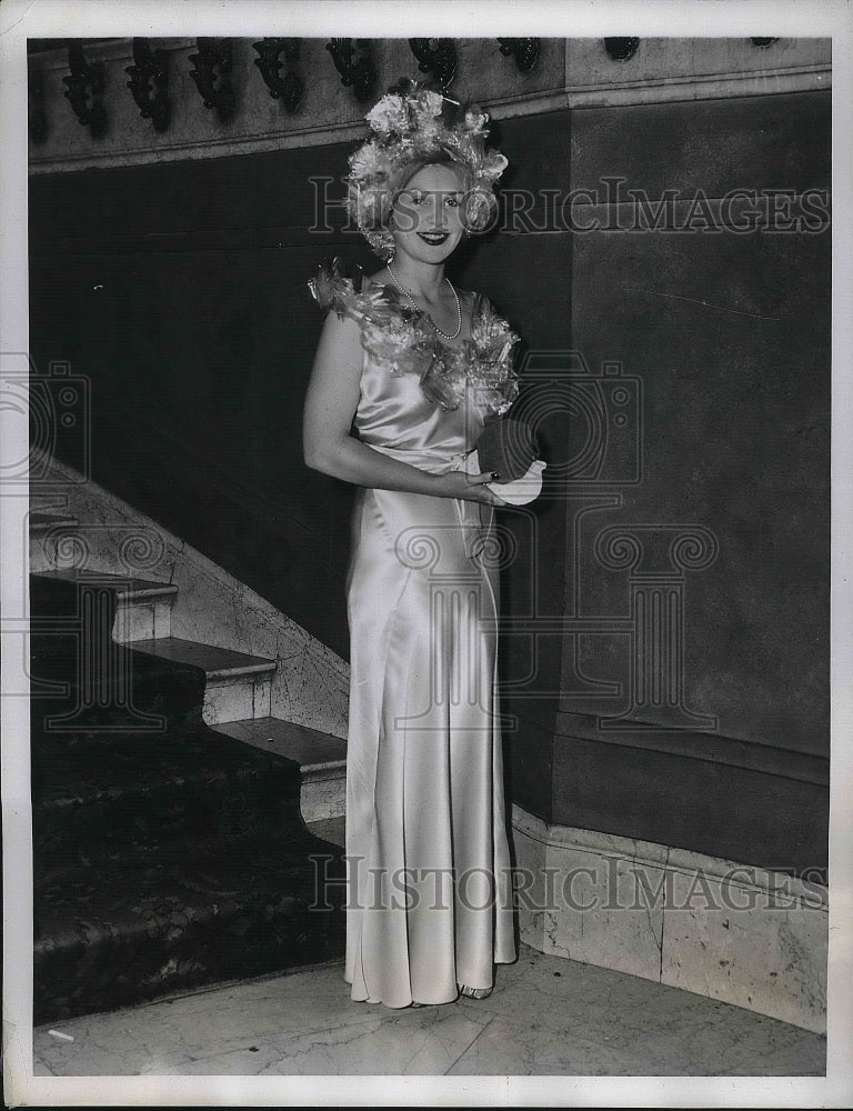 1935 Mrs. John H.G. Pell In Costume  - Historic Images