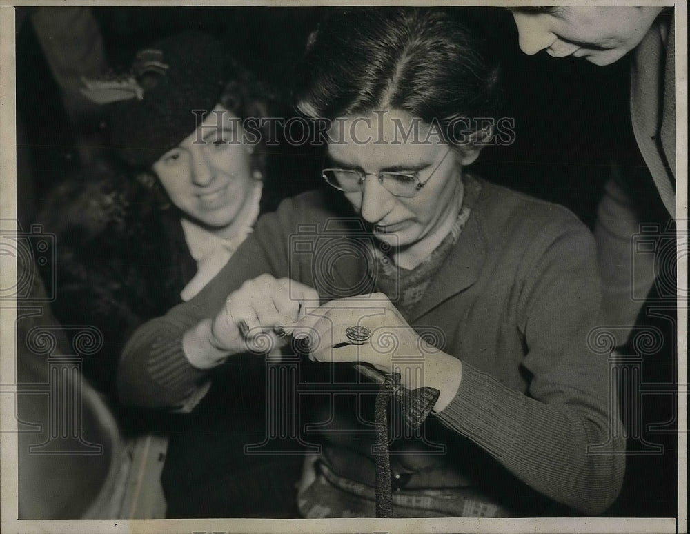 1939 Columbia Univ. Student winding a streamer fly for fishing - Historic Images