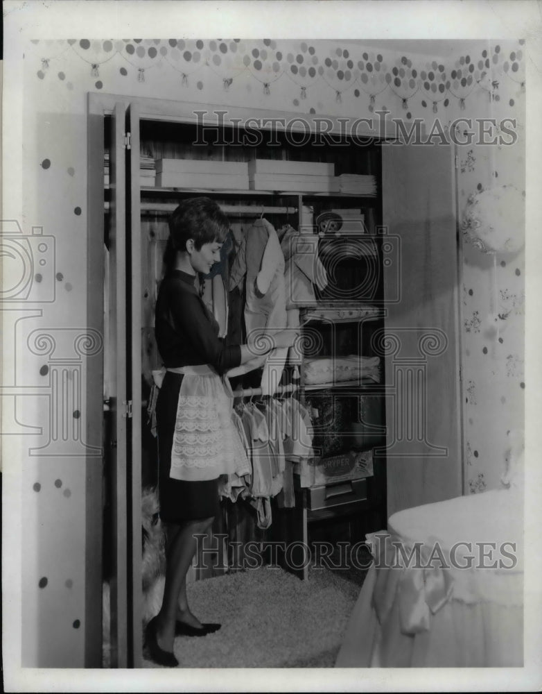 1966 Press Photo Woman Standing In Newly Remodeled Cedar Closet - nea39320 - Historic Images