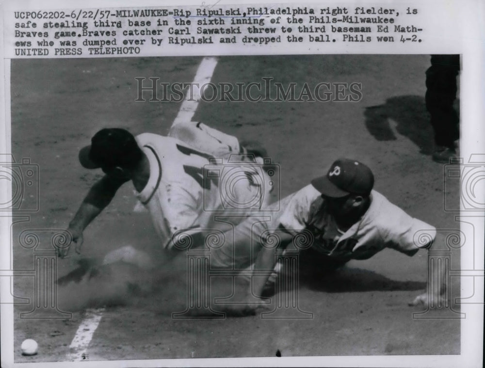 1957 Press Photo Rip Ripulski Philadelphia Milwaukee Carl Sawatksi - nea39637 - Historic Images