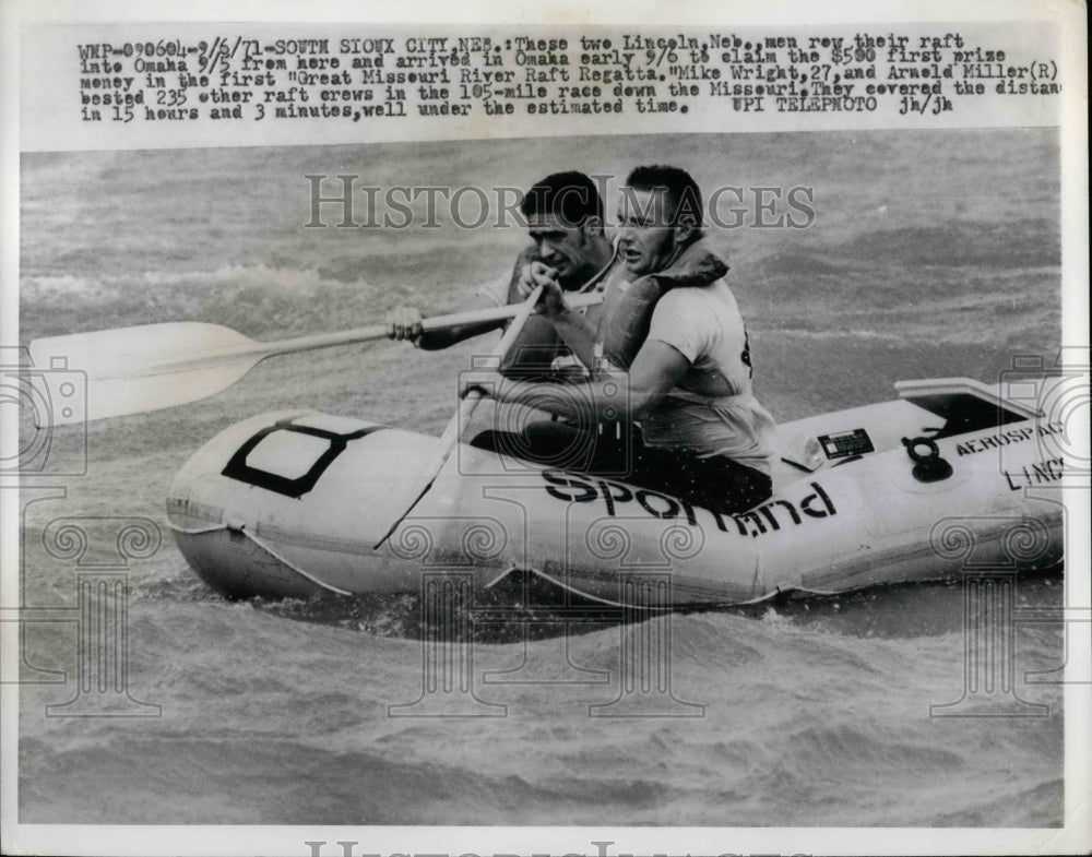 1971 Press Photo Missouri River raft race Mike Wright Arnold Miller - nea39722 - Historic Images