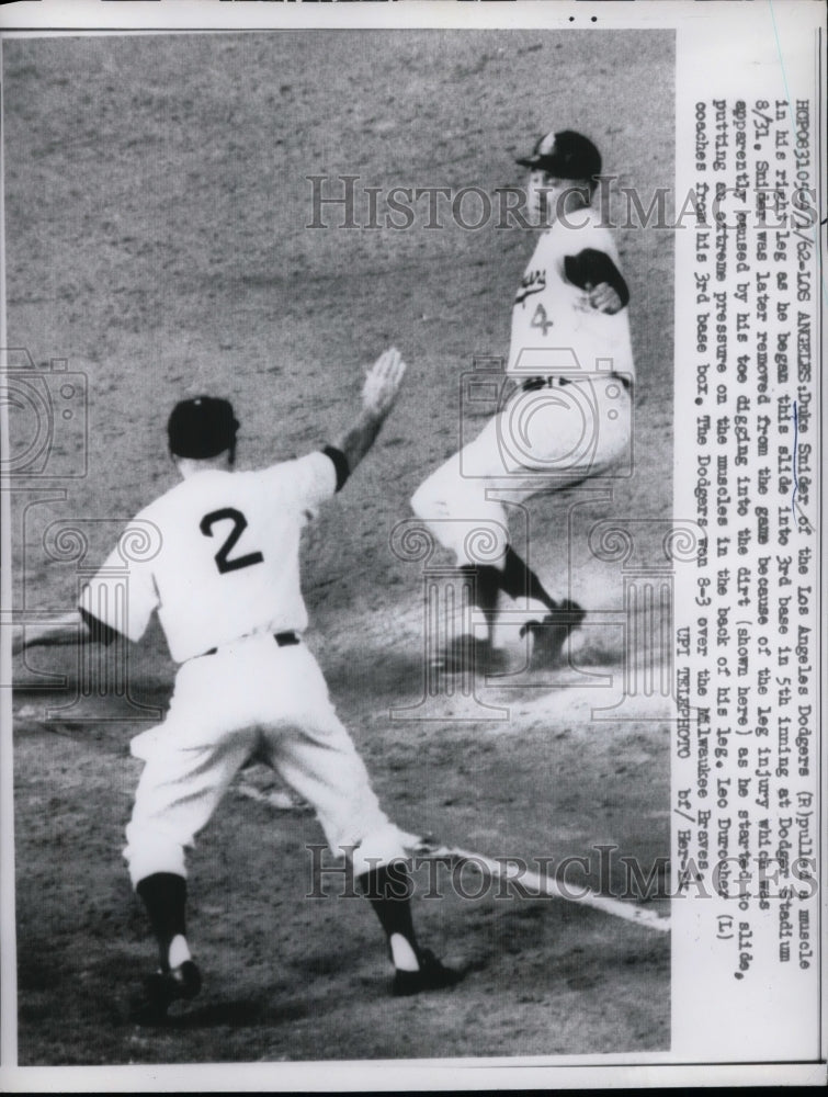 1962 Press Photo Duke Snider Dodgers Outfielder Pulls Muscle Sliding To 3rd Base - Historic Images