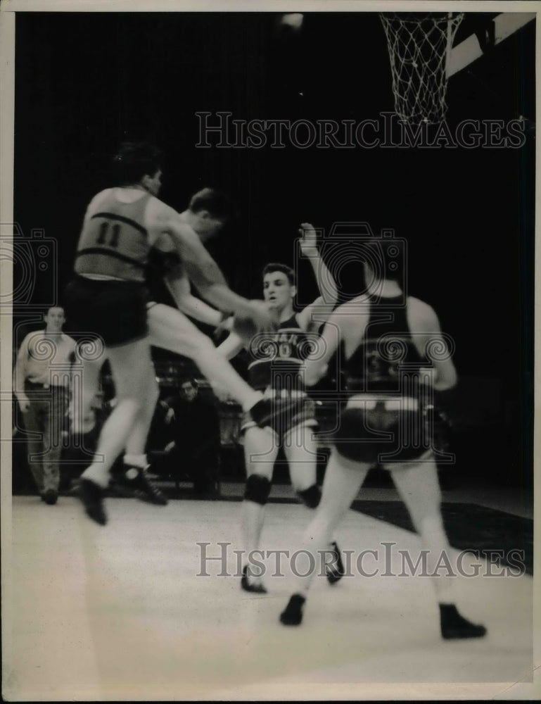 1936 Al Lenowicz of St. Francis, John Connolly of Niagara - Historic Images