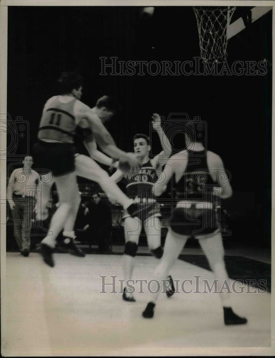 1936 Al Lenowicz of St. Francis, John Connolly of Niagara - Historic Images