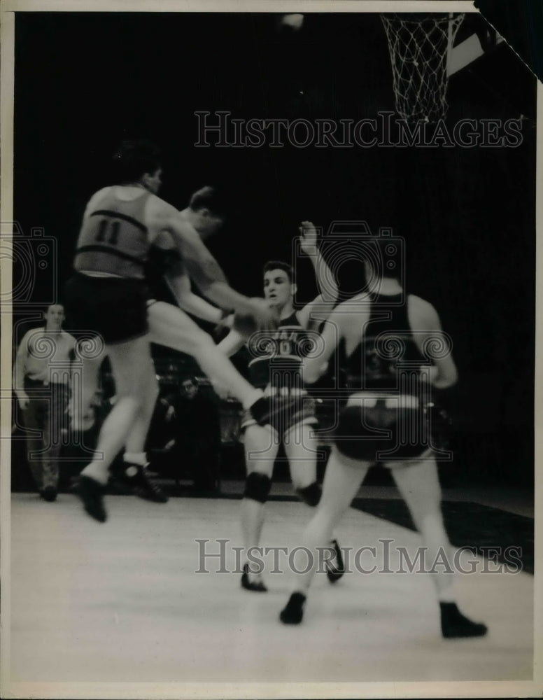 1936 Al Lenowicz of St. Francis, John Connolly of Niagara - Historic Images
